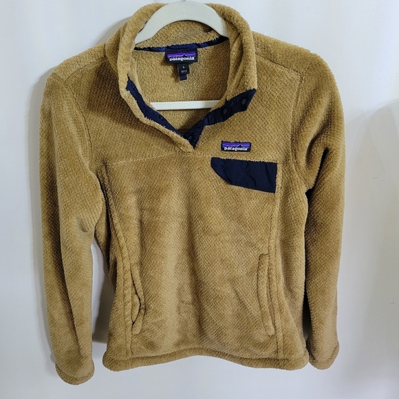 Women’s Patagonia Camel Tan Fleece Pull Over Quarter Neck Button Sweater, Size S - Picture 1 of 7